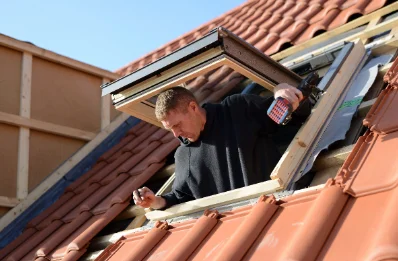 Pose de fenêtres de toit Velux à Rochefourchat
